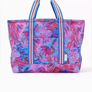 Lilly Pulitzer Mercato Tote in Ruby Red Wild Times